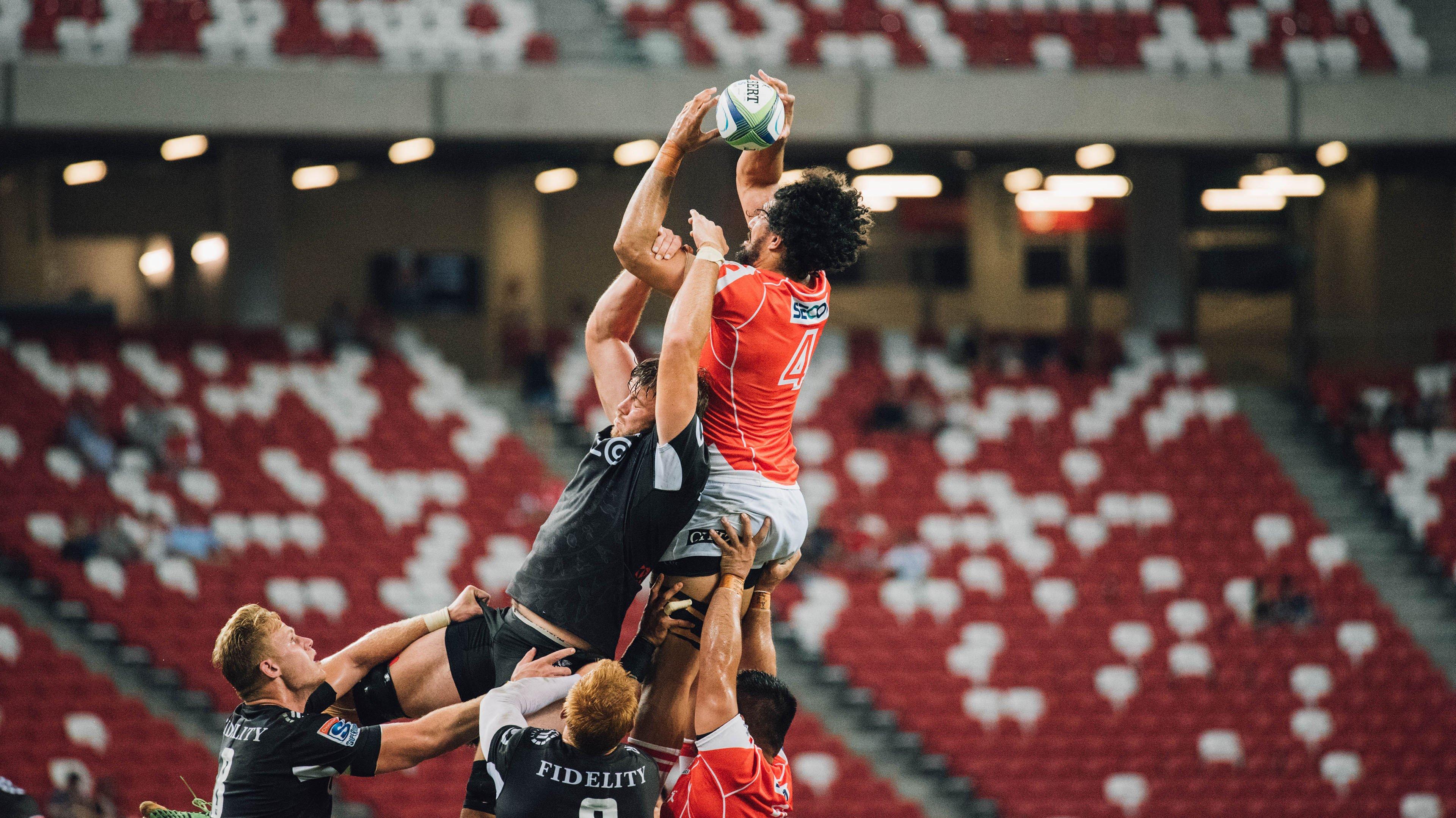 历史性追平!米切尔复制乔丹神迹,连续7次季后赛G1轰30+得分率队取胜