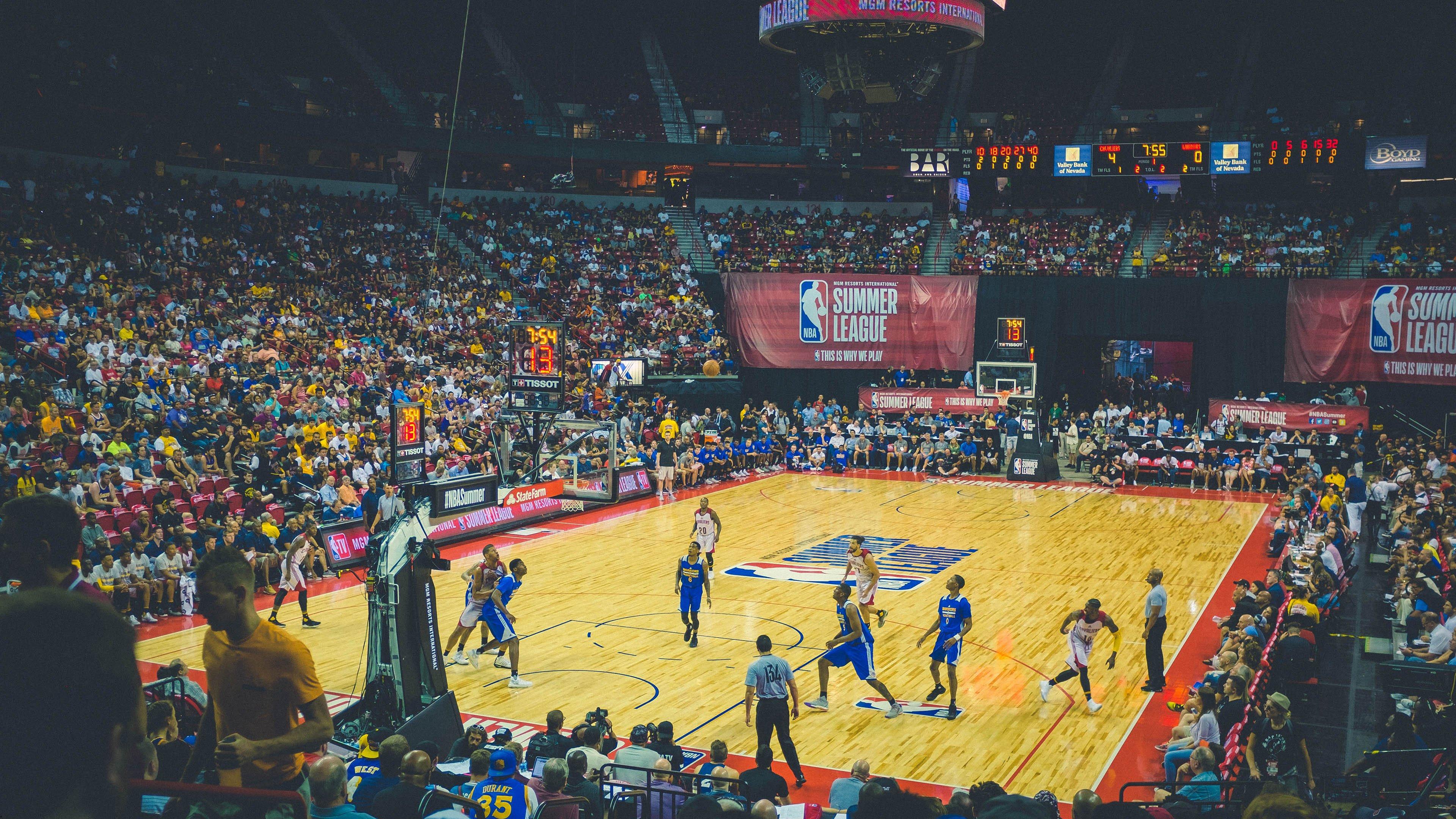 神射手的价值！AJ-格林三分命中率42.7%成雄鹿关键拼图，今夏有望签4年890万美元续约