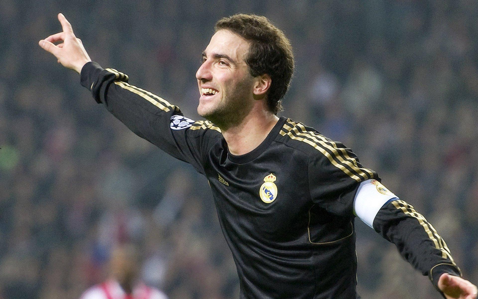 阿诺德加盟皇家马德里，26岁边卫誓言打破金球奖历史格局，昔日最佳排名仅列第19